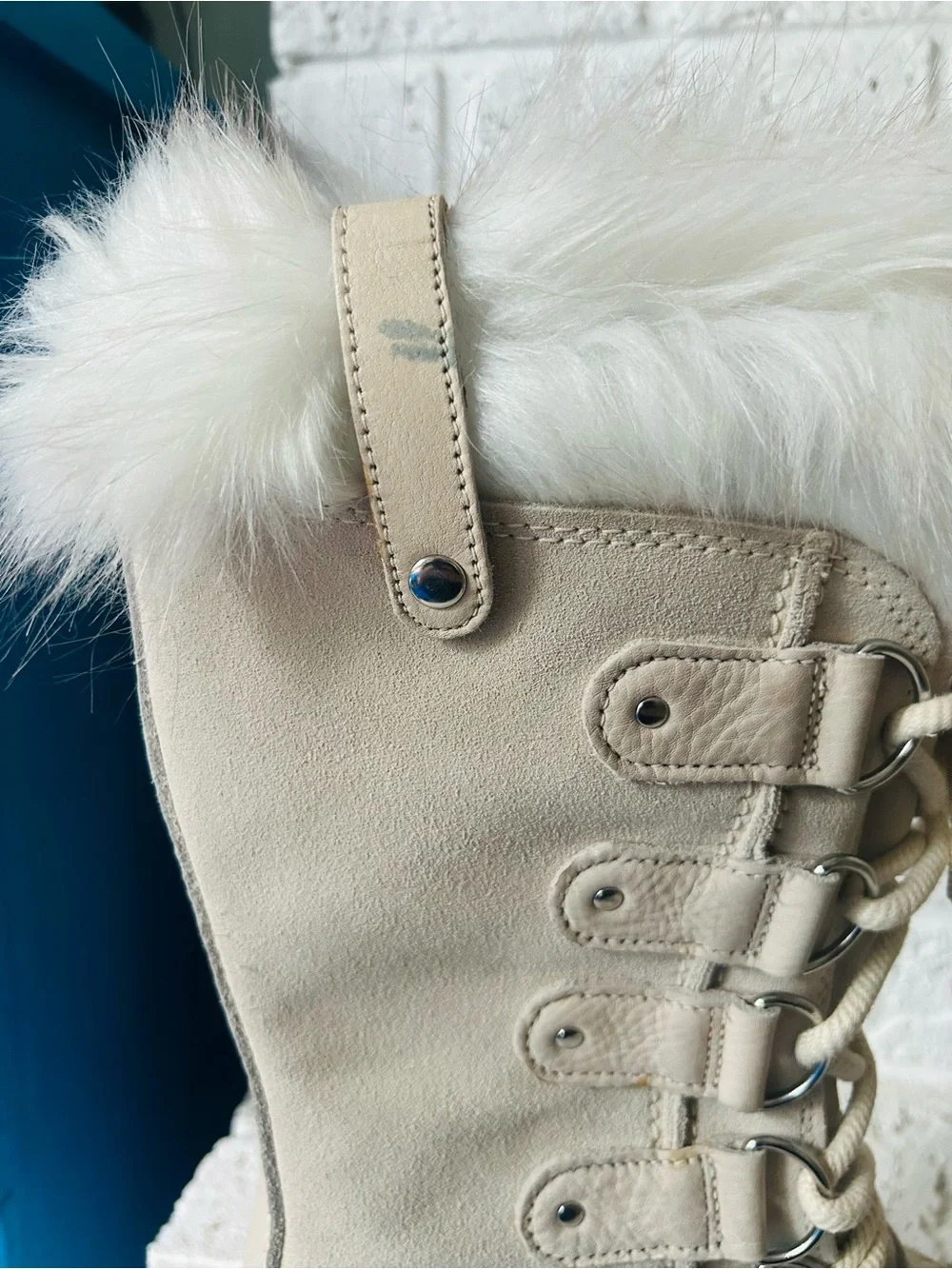 Sorel boots minor